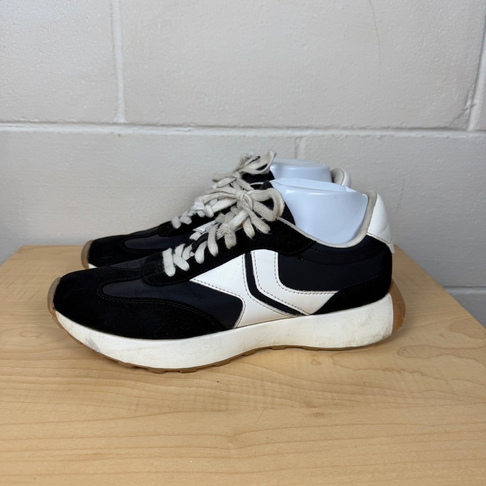 Steve Madden Women's Kendrix Black Sneakers Sz 10M Lace up Casual Gum Soles